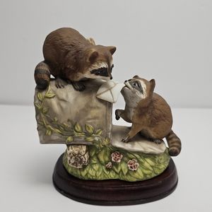 Homco Masterpiece Collection Raccoons on Mailbox 1987
